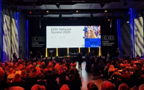 Razvojni center Novo mesto (RCNM) in SRC-EDIH na EDIH Network Summitu 2024 v Bruslju